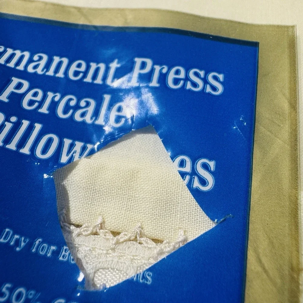 NOS Vintage Ivory Permanent Press Percale Pillowcases Bridal Lace Trim 20x30 USA